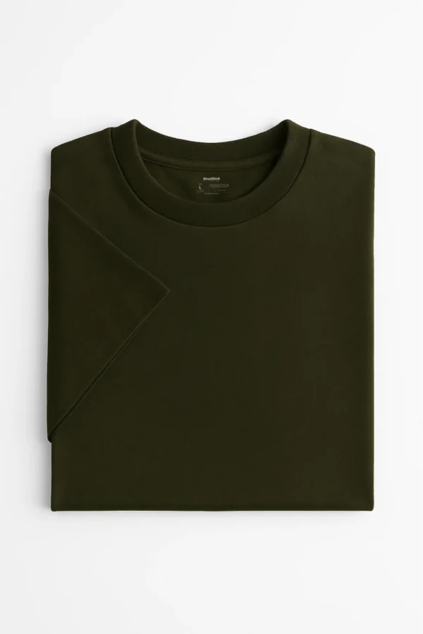 Men's regular fit T-shirt in olive green, made from a soft cotton-polyester blend, featuring short sleeves and a classic crew neckline